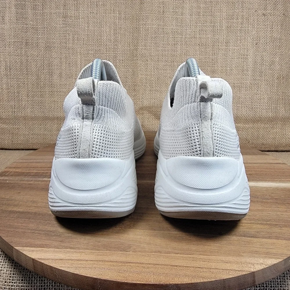 Skechers garment clean